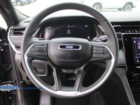 Used 2024 Jeep Grand Cherokee L Laredo AWD/4WD image 12