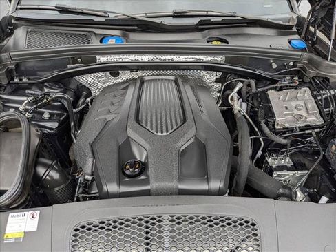 Used 2022 Porsche Macan image 25