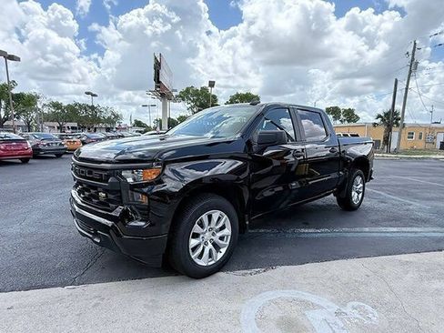Used 2022 Chevrolet Silverado 1500 Custom RWD image 3