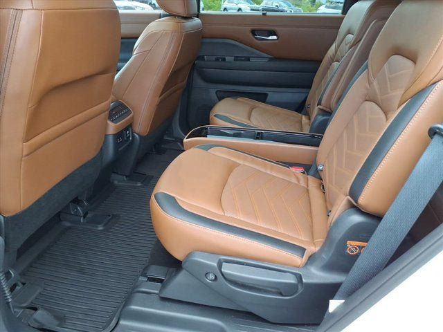 Certified 2023 Nissan Pathfinder Platinum w/ Lighting Package (N93) AWD/4WD image 10