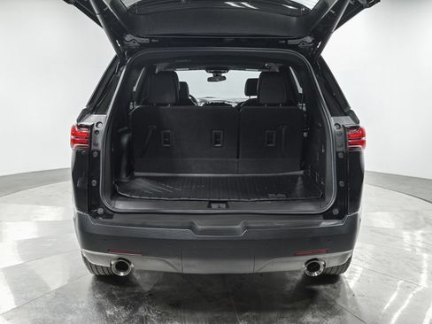 Used 2023 Chevrolet Traverse LT AWD/4WD image 6