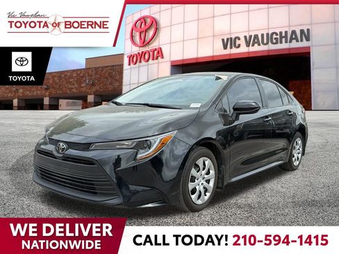 Used 2025 Toyota Corolla LE image 1