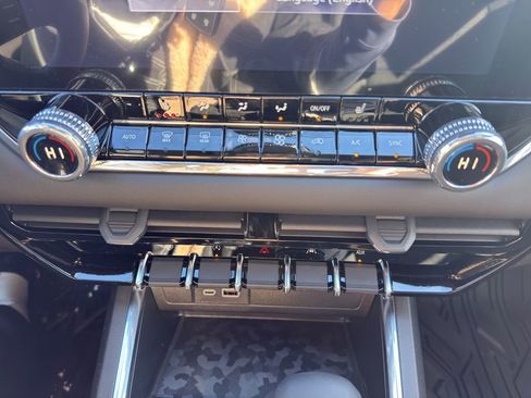 New 2026 GMC Canyon Elevation w/ Convenience Package image 17