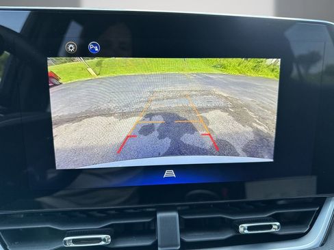 Used 2025 Chevrolet Equinox LT FWD image 22