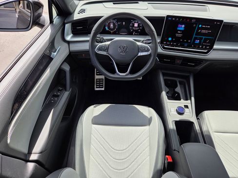 New 2026 Volkswagen Tiguan SE R-Line AWD/4WD image 9