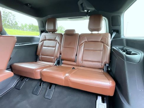 Used 2025 Lincoln Navigator Reserve AWD/4WD image 21
