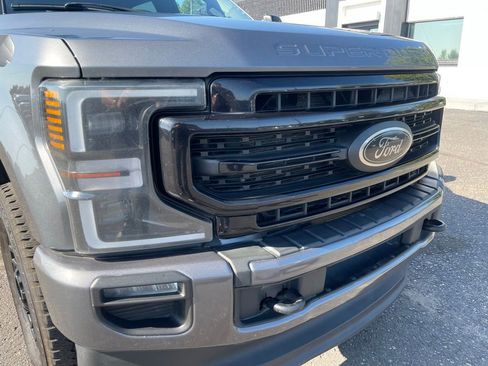 Used 2022 Ford F250 Lariat w/ Black Appearance Pkg image 14