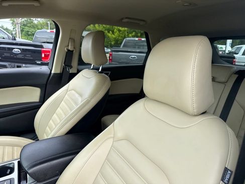 Used 2024 Ford Edge SEL w/ Convenience Package AWD/4WD image 30