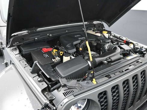 Used 2021 Jeep Gladiator Sport AWD/4WD image 41