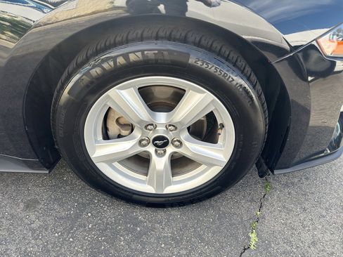 Used 2019 Ford Mustang Coupe image 5