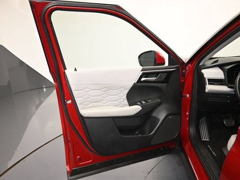 Used 2025 Mitsubishi Outlander SEL FWD image 10