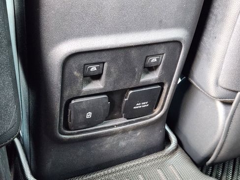 Used 2024 Ford Bronco Badlands w/ Sasquatch Package AWD/4WD image 32