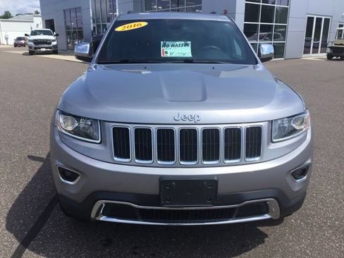 Used 2016 Jeep Grand Cherokee Limited w/ Trailer Tow Group IV AWD/4WD image 3