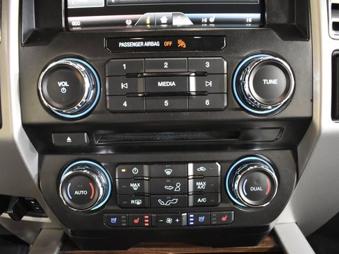 Used 2015 Ford F150 Lariat w/ Equipment Group 501A Mid image 21