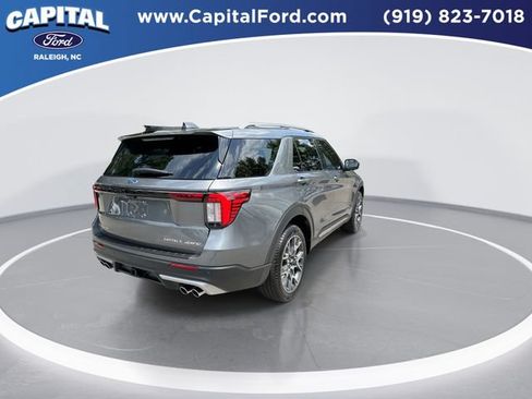Used 2025 Ford Explorer Platinum w/ Ultimate Package AWD/4WD image 8