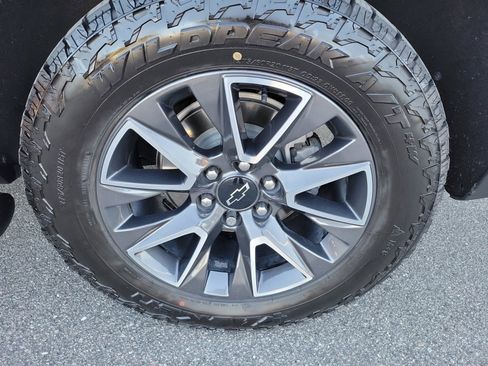 Used 2023 Chevrolet Tahoe Z71 w/ Luxury Package image 26