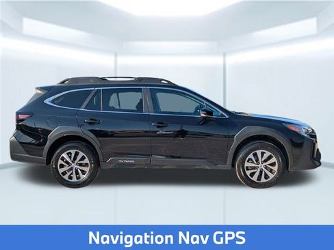 Used 2023 Subaru Outback Premium image 8