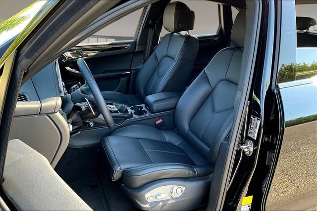 Used 2026 Porsche Macan AWD/4WD image 20