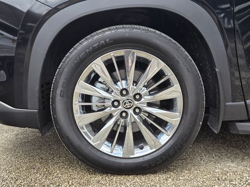 Used 2025 Toyota Grand Highlander AWD image 32