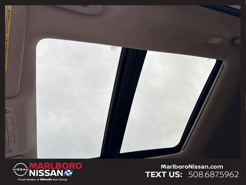 Certified 2018 Nissan Rogue SL w/ Premium Package image 33