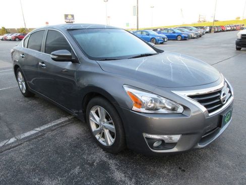 Used 2014 Nissan Altima 2.5 SL w/ Technology Package FWD image 7