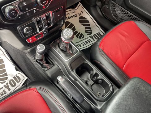 Used 2020 Jeep Wrangler Unlimited Rubicon AWD/4WD image 25