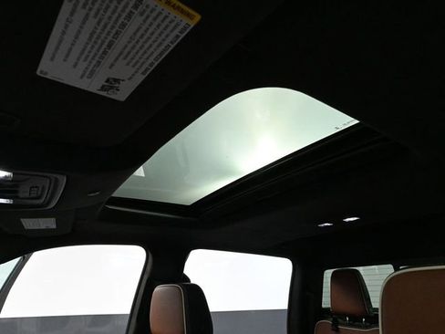 Used 2024 GMC Sierra 1500 Denali Ultimate image 32