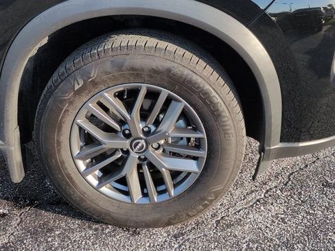 Used 2025 Nissan Rogue S FWD image 10