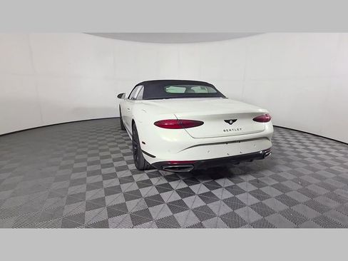 Used 2025 Bentley Continental GTC AWD/4WD image 40