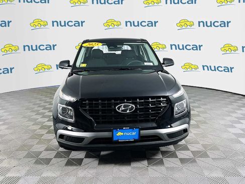 Used 2025 Hyundai Venue SE FWD image 2