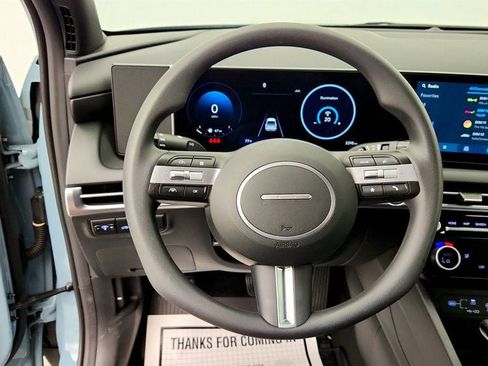 Used 2025 Hyundai Santa Cruz SEL FWD image 14