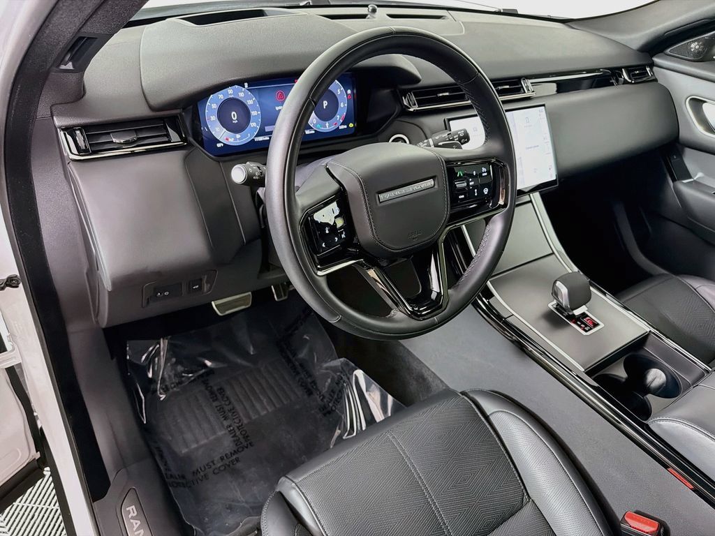 Used 2025 Land Rover Range Rover Velar Dynamic HSE AWD/4WD image 9