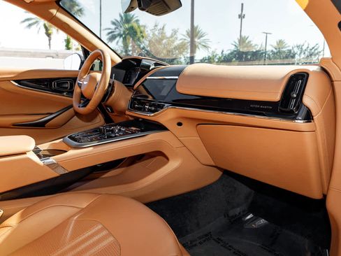 Used 2025 Aston Martin DBX 707 image 57