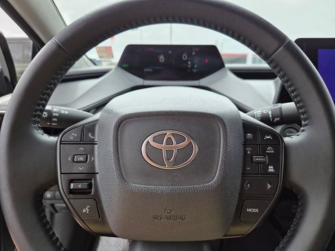 Used 2025 Toyota Prius LE FWD image 21