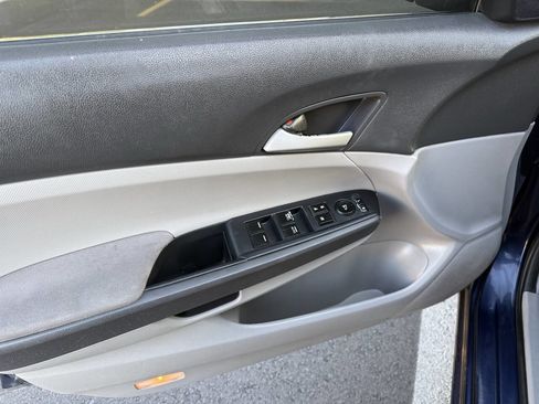 Used 2010 Honda Accord LX-P image 5