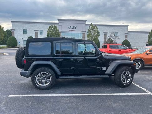 Used 2019 Jeep Wrangler Unlimited Sport S AWD/4WD image 2