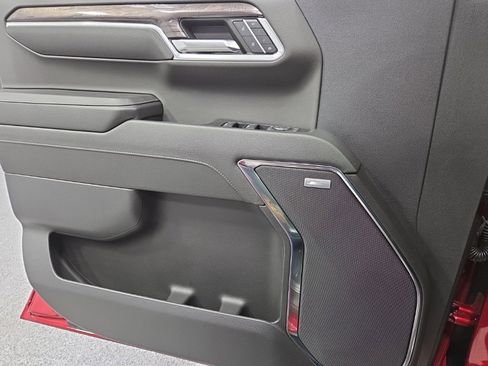 Used 2024 Chevrolet Silverado 1500 LTZ image 29