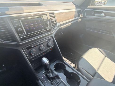 Certified 2022 Volkswagen Atlas SE image 23