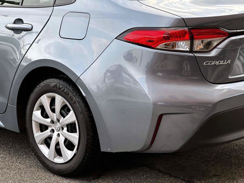 Used 2023 Toyota Corolla LE w/ Carpet Mat Package (TMS) FWD image 11