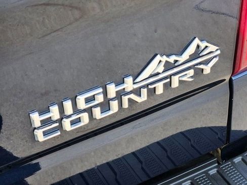 Used 2022 Chevrolet Silverado 1500 High Country image 10