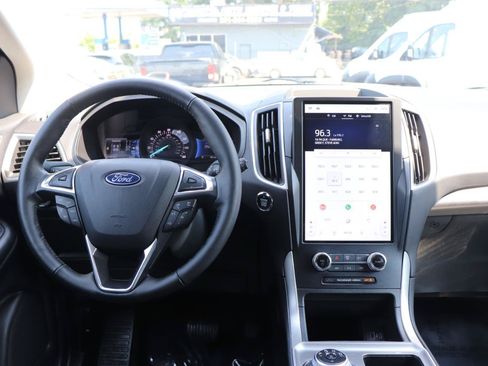 Used 2024 Ford Edge SEL AWD/4WD image 17