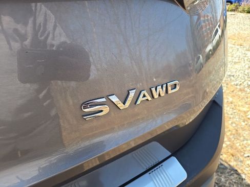 Used 2023 Nissan Rogue SV w/ SV Premium B Package image 11