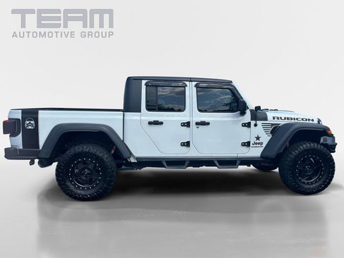 Used 2021 Jeep Gladiator Rubicon w/ Dual Top Group AWD/4WD image 8