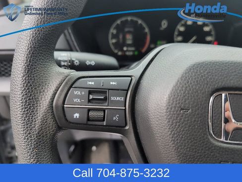 Used 2023 Honda CR-V LX image 22