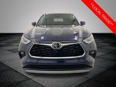 Certified 2022 Toyota Highlander Platinum image 2