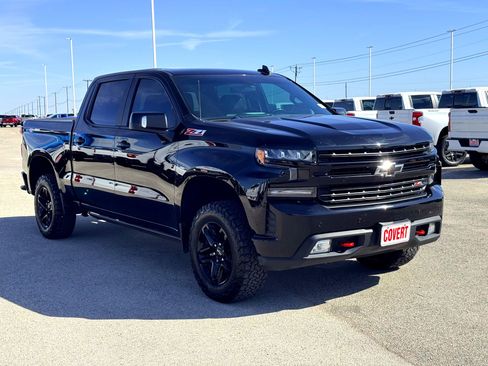 Used 2020 Chevrolet Silverado 1500 LT Trail Boss image 4