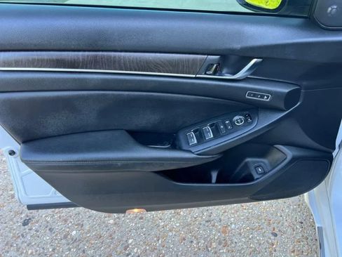 Used 2019 Honda Accord Touring image 26