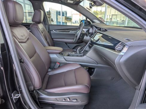 Used 2023 Cadillac XT6 Premium Luxury image 40