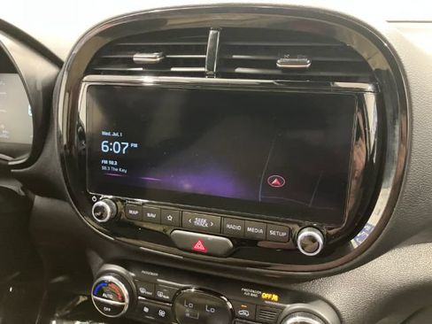 Used 2023 Kia Soul S FWD image 29