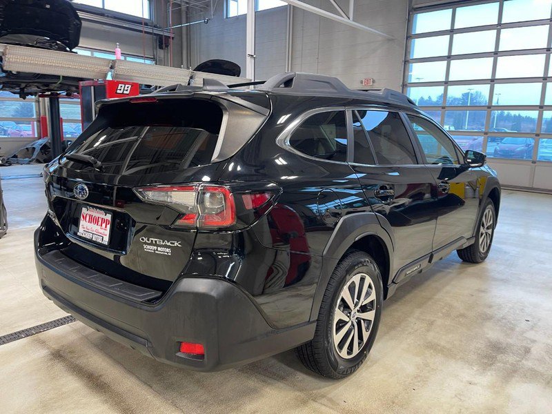 Used 2023 Subaru Outback Premium AWD/4WD image 3